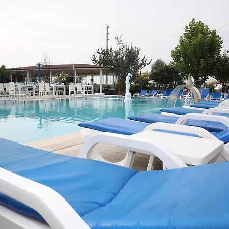 Mavi Restaurant & 1 Lägenhet Didim